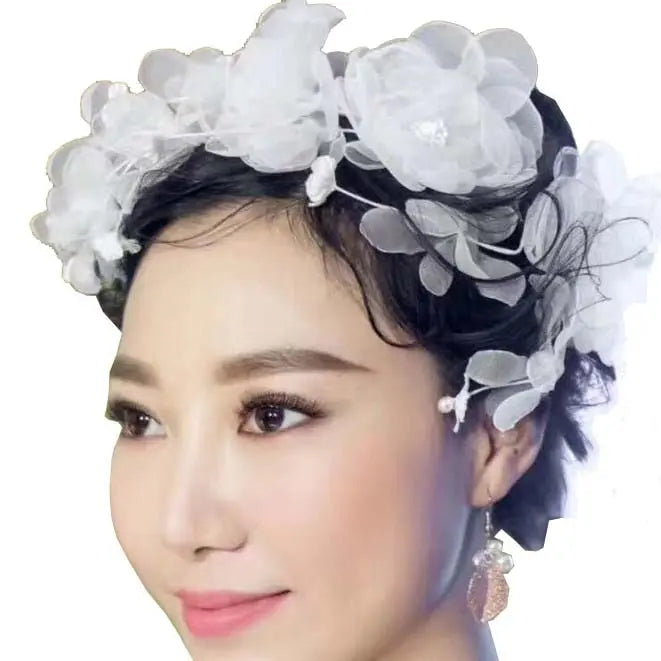 White Flower Combs for Women and Girls - Elegant Fashionable Hair Combs in Lace