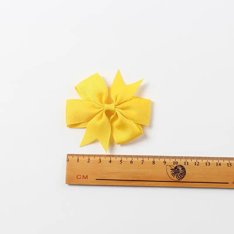 20 Piece Hair Accessory Assortment for Babies and Girls - Bows, clips and pins