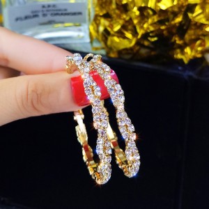Layered C-Shaped Triple Circle Earrings