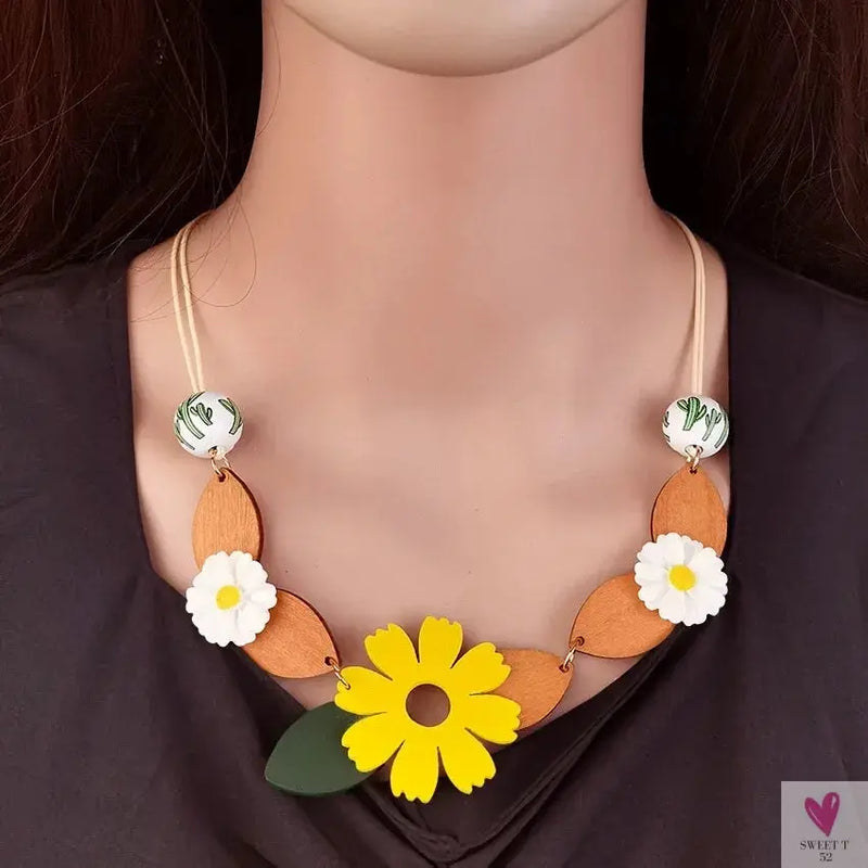 Geometric Wooden Pendant, Flower Sweater Chain Necklace, Vintage Ethnic Style for Women Sweet T 52