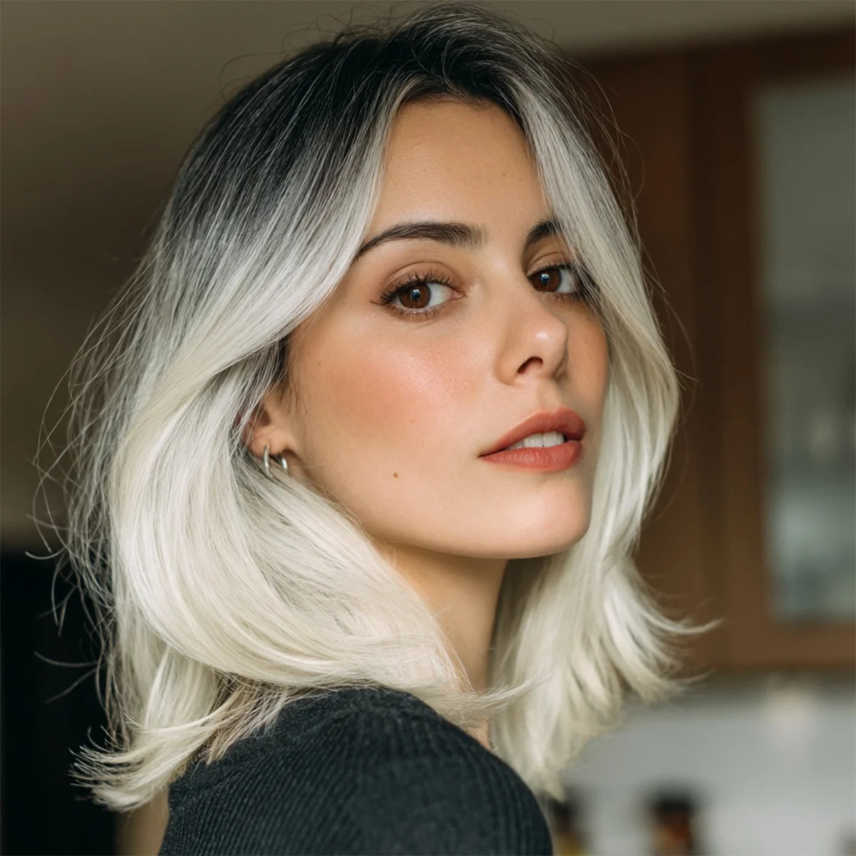 New 22-inch Ladies' Wig - Natural Bangs, White Gold Highlights, Straight Style, Transparent for Daily Wear