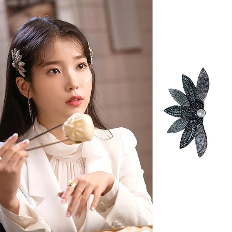 Chic Black Maple Leaf Retro Hair Clips for Women. Elegant Rhinestone Hair Accessories