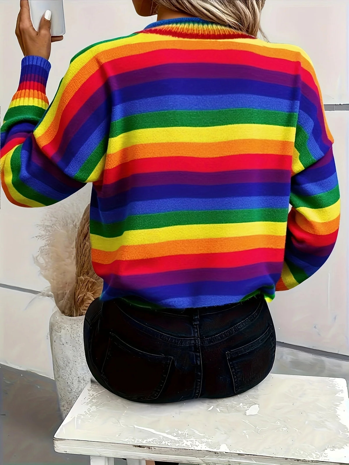 Autumn & winter new Japanese retro round neck sweater with rainbow stripes leading the fashion trend