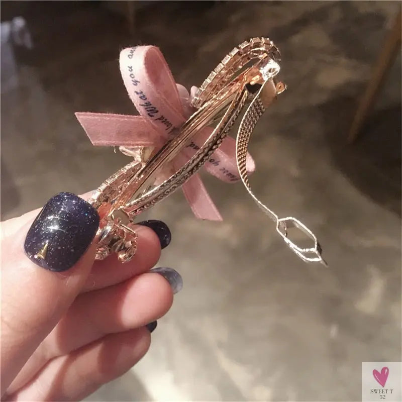 Decorative Flower/Bow/Ribbon/Crystal Hair Clip for Women & Girls - Chic and Smart