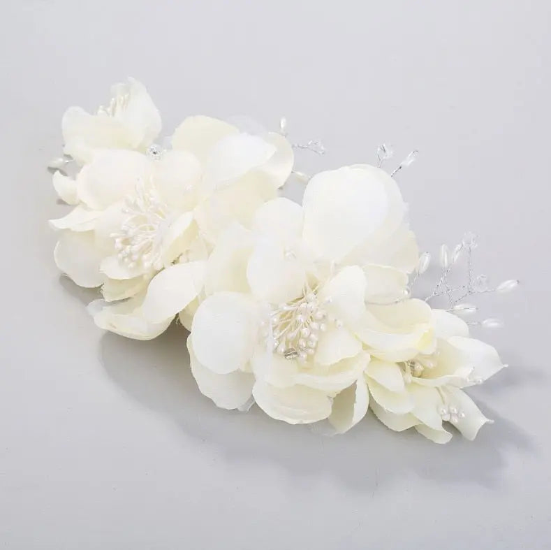 White Flower Combs for Women and Girls - Elegant Fashionable Hair Combs in Lace