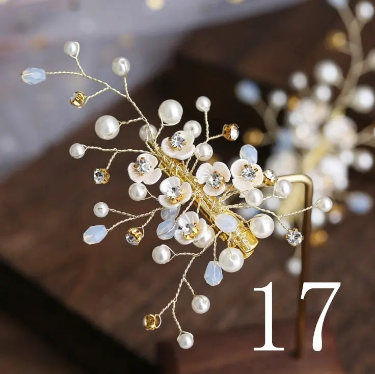 White Flower Combs for Women and Girls - Elegant Fashionable Hair Combs in Lace