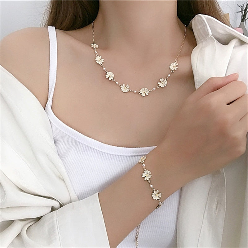 Lovely Daisy/Pearl Necklace or Bracelet for Women and Girls, Charm Bracelet or Pedant Necklace.
