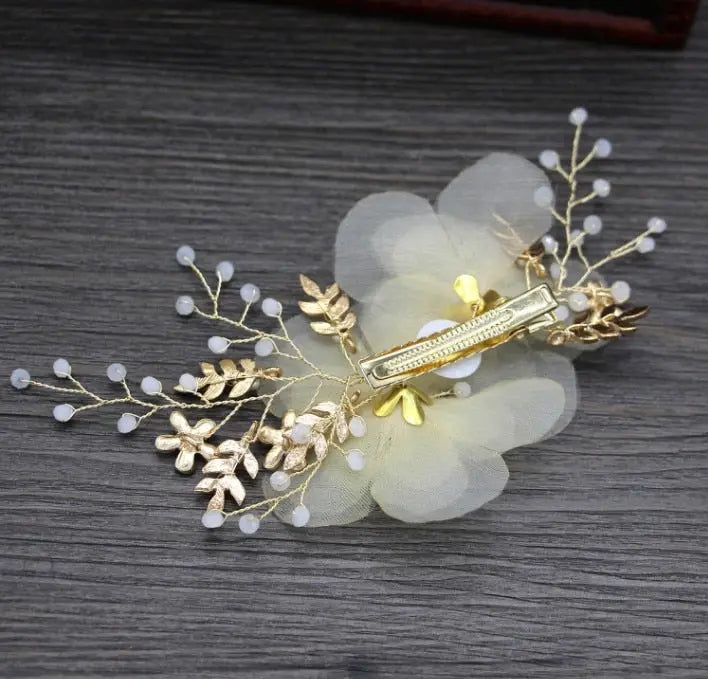 White Flower Combs for Women and Girls - Elegant Fashionable Hair Combs in Lace