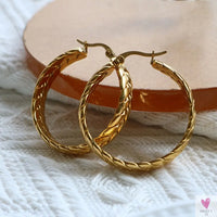 Women's Choker Style Necklace, Dangle Earrings and Bracelet Set in Gold