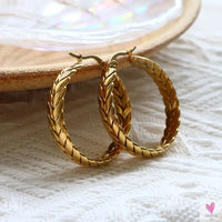 Women's Choker Style Necklace, Dangle Earrings and Bracelet Set in Gold