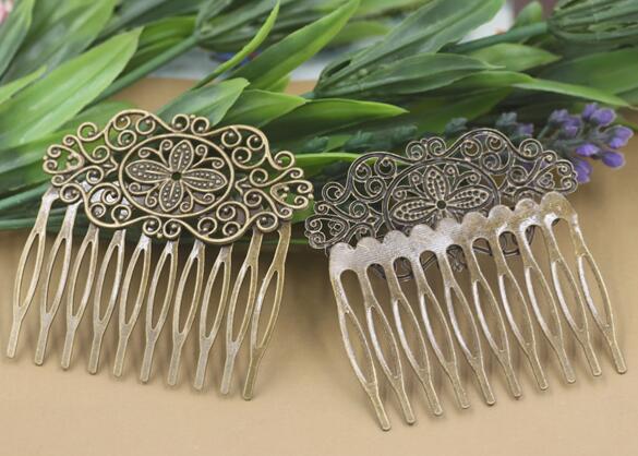 Vintage Fashion Hair Combs for Women and Girls in a Flower Design